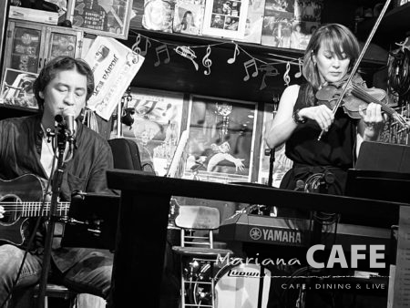 写真:Mariana CAFE Acoustic Live