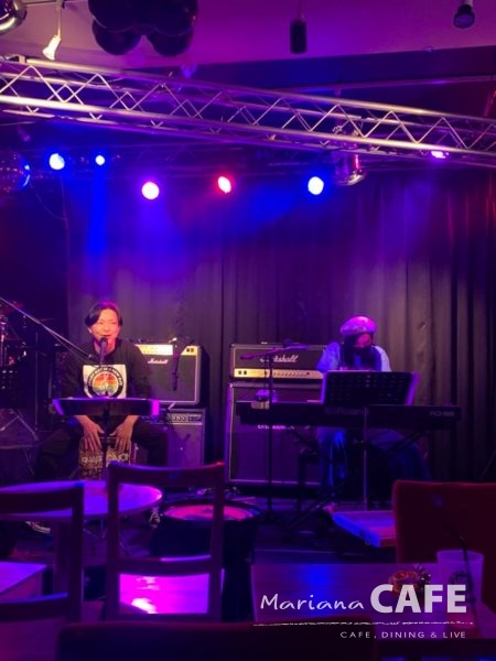 写真:Mariana CAFE Acoustic Live